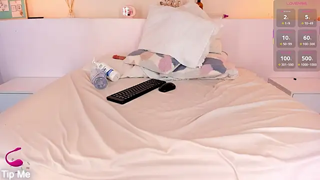 mia_mendoza_ live