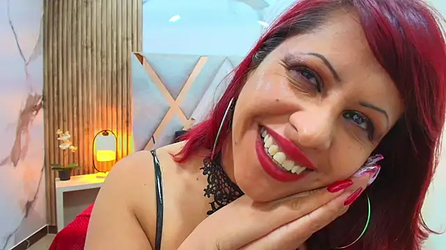 Anabella_Thompson live