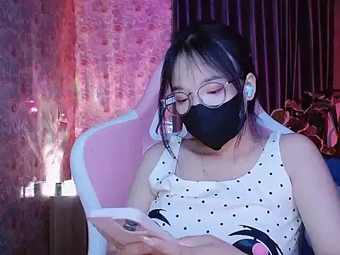 Julie_Ulie live