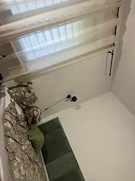 Green_eyes_lady live