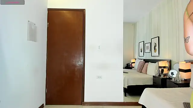 Lexis_Walker live
