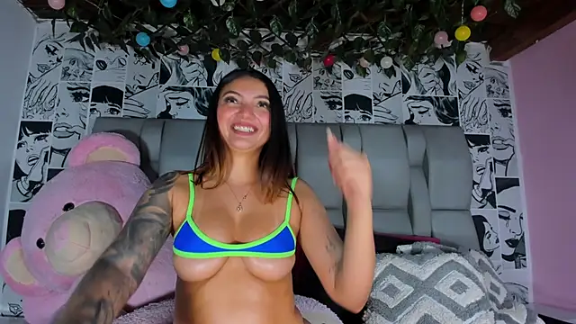 LucyRosse live