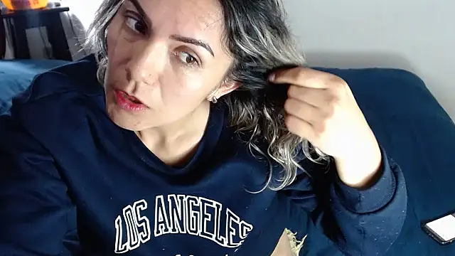 Chantal_hott live
