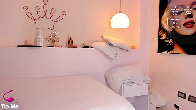 mia_mendoza_ live