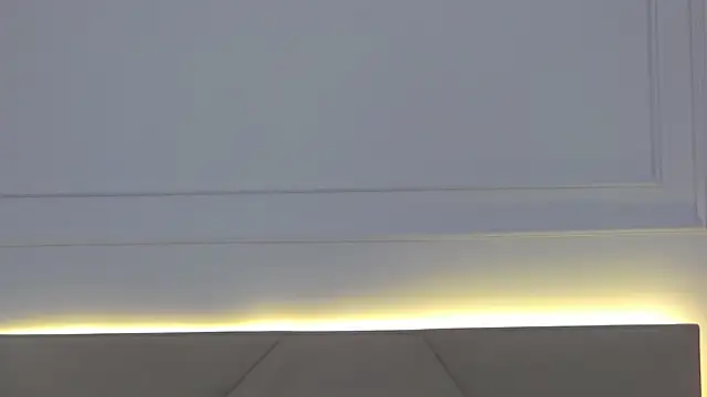 ArianaMilss live