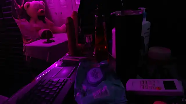 Scarlet_Reyes live