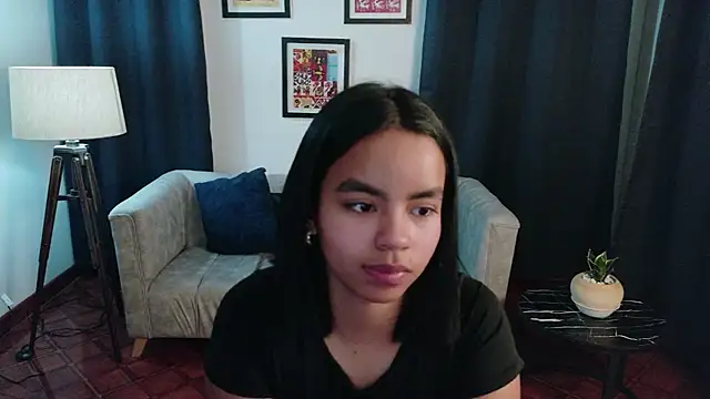 SofiaMante_ live