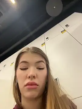Dreamy_Mia live