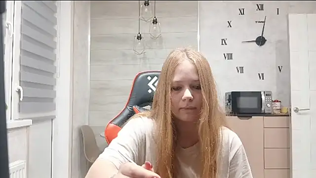 KarinaBestie live