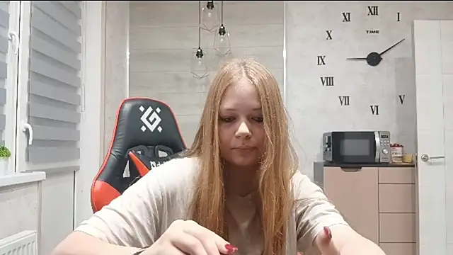 KarinaBestie live