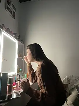 Just-Lilly live