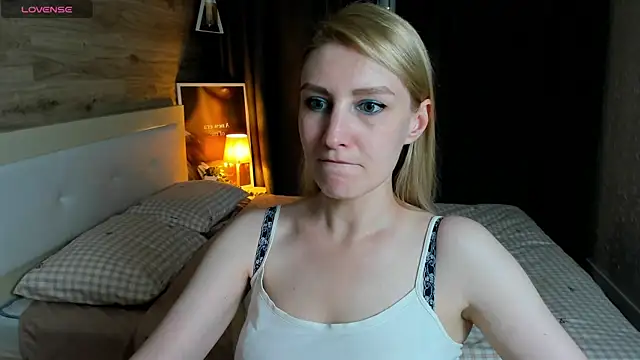ReginaAmour live