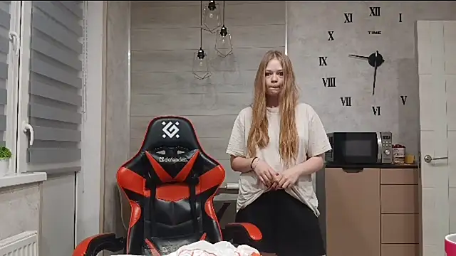 KarinaBestie live