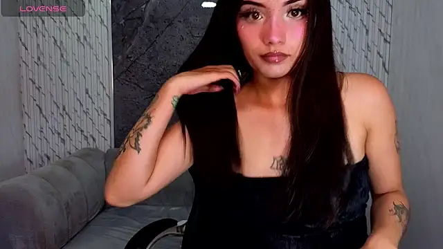 Daphne_nicole_b live