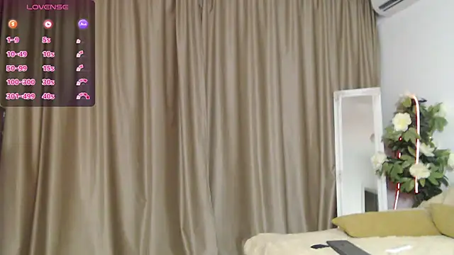 Halie_May live