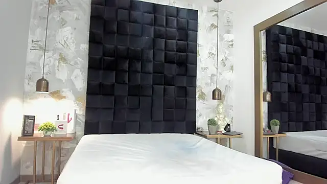 CharlotteG_ live