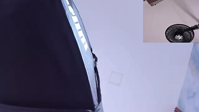 ariana_nix live