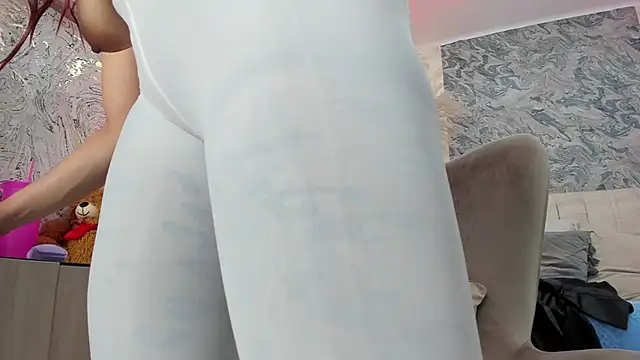 Arianaa_collins live