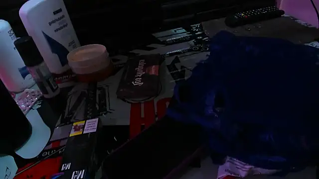 Scarlet_Reyes live