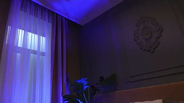 Liv_Fay live