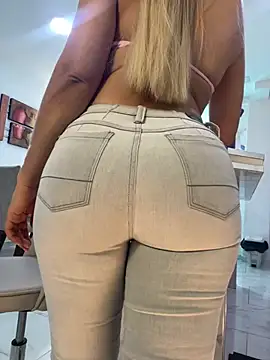 lyanaa_ live