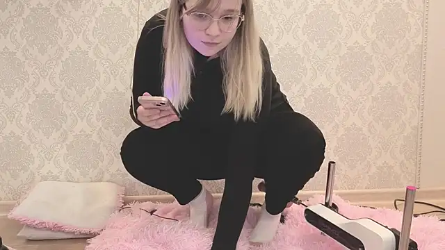 LesleyMil live