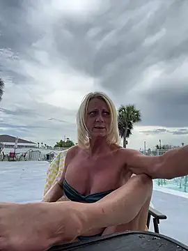 TiffaneyLove live