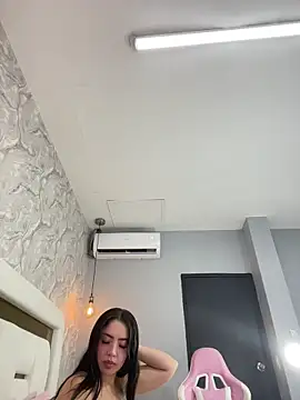 MiaFarkash live