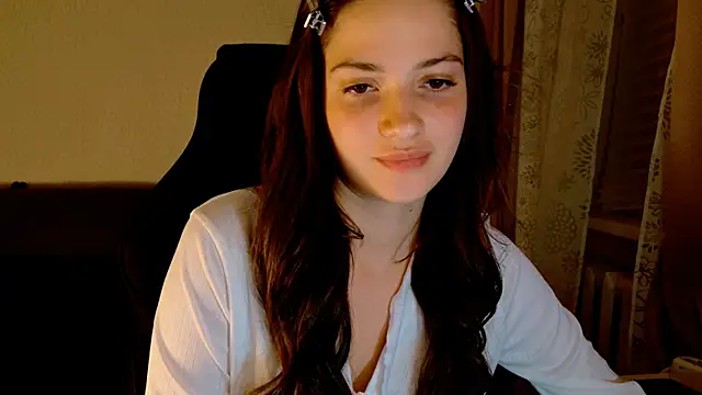 KiraVair live