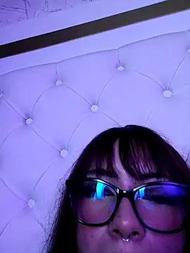 Effy_Kessler live