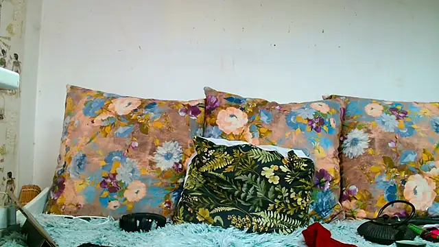 Sophie_Bell live