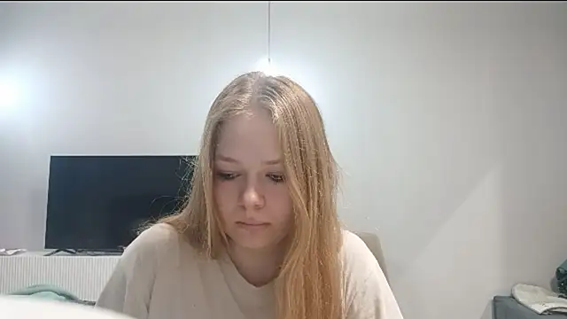 KarinaBestie live