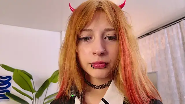 VixenLuxe live