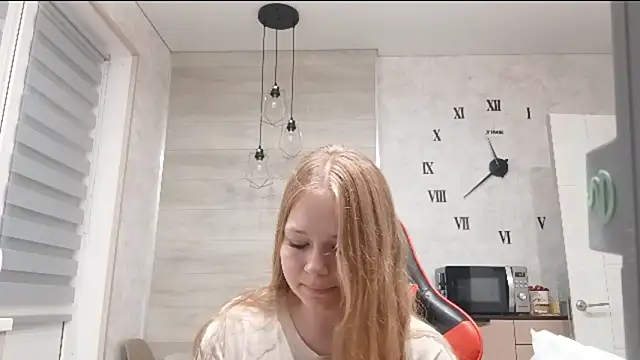 KarinaBestie live