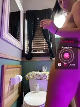 Vanessa_Valentine live