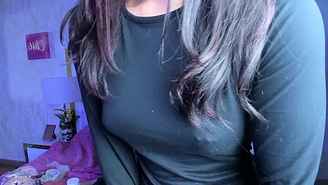 Effy_Kessler live