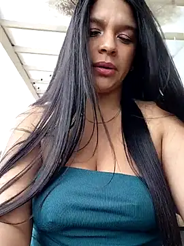 Layla-daring live