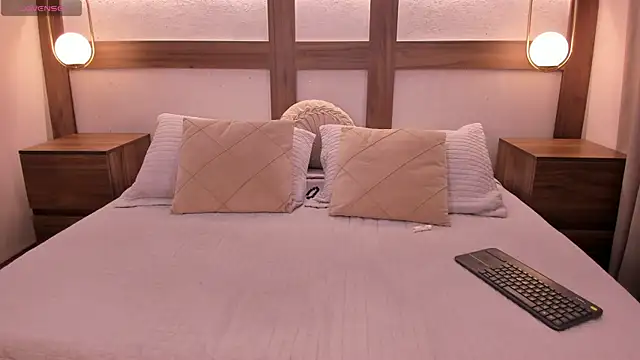 Emii_Lux live