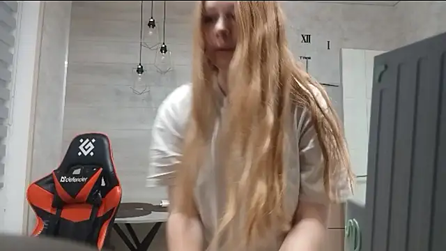 KarinaBestie live