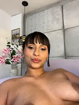 VictoriaShellby live