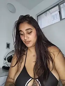 Mia_skyy18 live