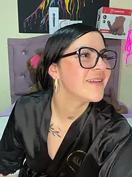 Emmie_Hot live