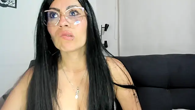 Tania_mature live