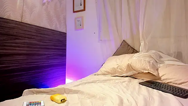 KarolyneLune live