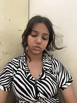 sanjna0122 live
