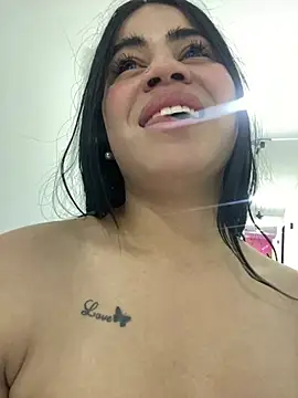 zoe_martinez live