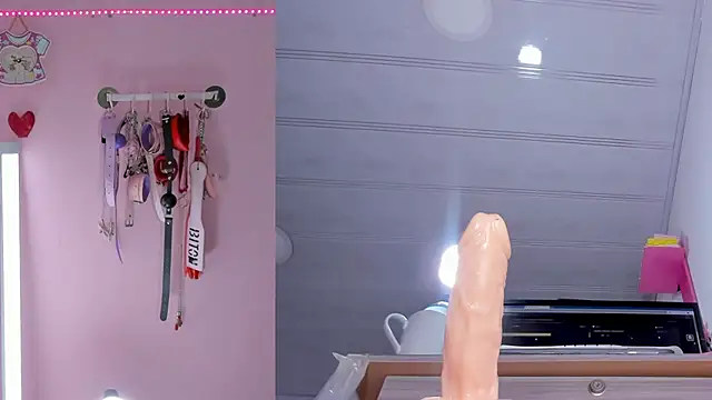 emily_foxxxii live