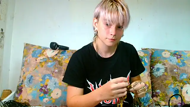 Sophie_Bell live