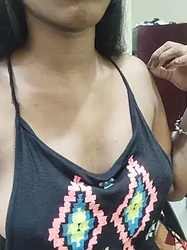 Simran_0011 live