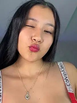 amara_huxly live